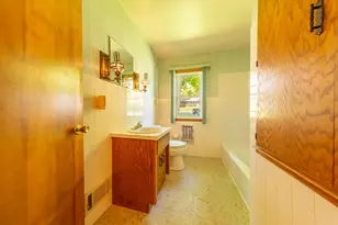 223 Central Ave N, Wayzata, MN 55391 - Photo 31