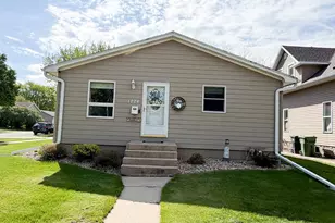 1224 3rd Ave, Worthington, MN 56187 - Photo 3