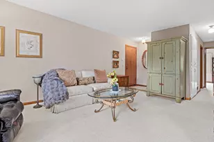 1890 Fox Ridge Dr, West Saint Paul, MN 55118 - Photo 9