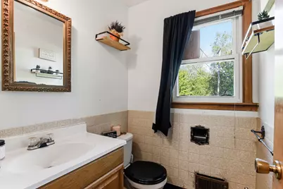 2510 Cavell Avenue N, Golden Valley, MN 55427 - Photo 9
