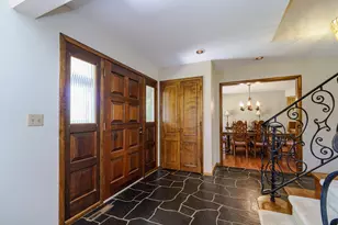 3052 Cherrywood Ct, Eagan, MN 55121 - Photo 5