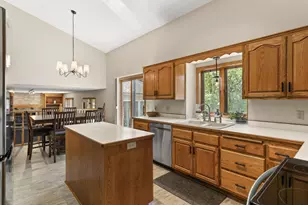 11525 Pondview Ct, Champlin, MN 55316 - Photo 11