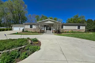 324 W 7th St, Litchfield, MN 55355 - Photo 1