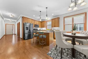 682 Bibeau Ct, Vadnais Heights, MN 55127 - Photo 5
