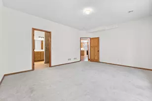 682 Bibeau Ct, Vadnais Heights, MN 55127 - Photo 15