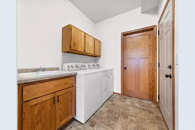 682 Bibeau Court, Vadnais Heights, MN 55127 - Photo 11