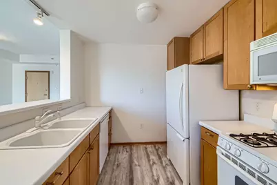 820 Emerald Street #402, Saint Paul, MN 55114 - Photo 9