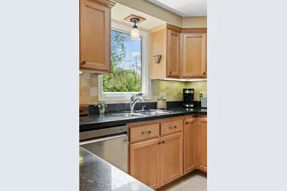 15005 Ironwood Court, Eden Prairie, MN 55346 - Photo 9