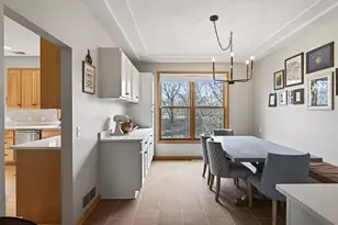 7319 Fawn Hill Rd, Chanhassen, MN 55317 - Photo 13