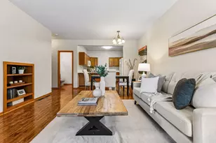 1014 Heldt St, Chaska, MN 55318 - Photo 7