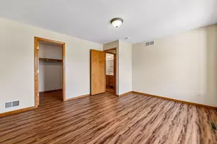 1014 Heldt St, Chaska, MN 55318 - Photo 31
