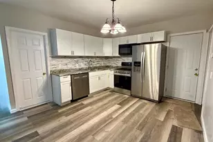 886 Johnson Pkwy, Saint Paul, MN 55106 - Photo 3