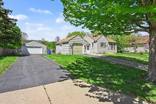 2233 Stewart Ave, Saint Paul, MN 55116 - Photo 3