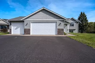1305 Whistling Straits Ct, Altoona, WI 54720 - Photo 1