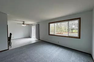 446 Hawes Ave, Vadnais Heights, MN 55127 - Photo 9