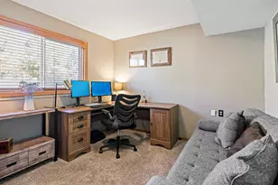 8600 Pineview Ln N, Maple Grove, MN 55369 - Photo 29
