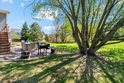 8600 Pineview Lane N, Maple Grove, MN 55369 - Photo 5