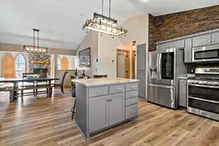 8600 Pineview Ln N, Maple Grove, MN 55369 - Photo 9