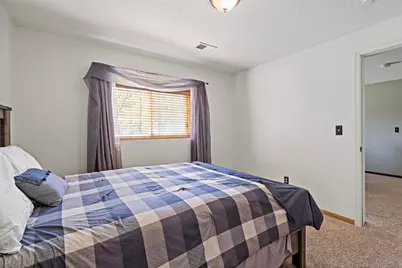 8600 Pineview Lane N, Maple Grove, MN 55369 - Photo 37