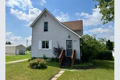 317 Minnesota Avenue E, Sebeka, MN 56477 - Photo 1