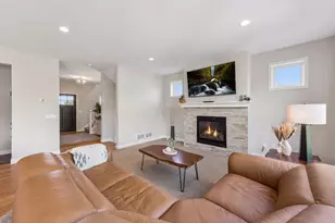 19702 Henning Ave, Lakeville, MN 55044 - Photo 9