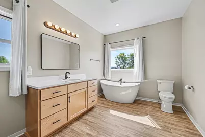 19347 Lake Volney Circle, Le Center, MN 56057 - Photo 17