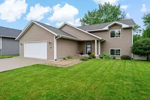 124 Harbor Hill Dr, Mankato, MN 56001 - Photo 1