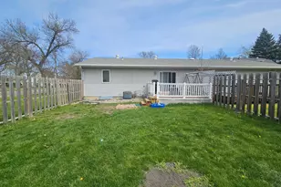 323 3rd Ave S, Wahpeton,  58075 - Photo 5