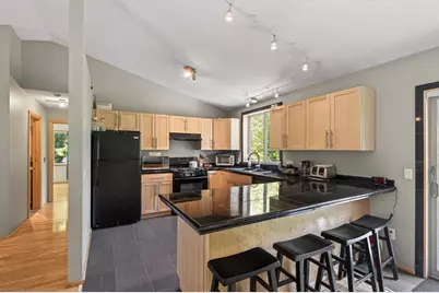 4008 Pennsylvania Avenue, Eagan, MN 55123 - Photo 7