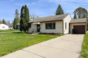 1224 Lake St, Fergus Falls, MN 56537 - Photo 1
