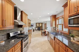 2734 Shadow Wood Ct, Chaska, MN 55318 - Photo 7