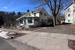 543 River St, Taylors Falls, MN 55084 - Photo 5