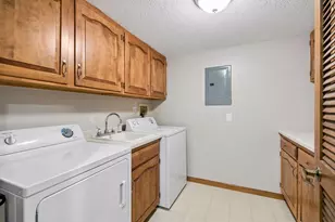 5501 Dewey Hill Rd, Edina, MN 55439 - Photo 27