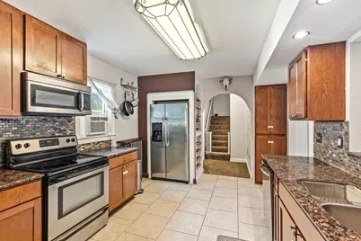 1042 Churchill Street, Saint Paul, MN 55103 - Photo 9
