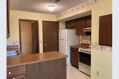 4711 Lund Point, Eagan, MN 55122 - Photo 9