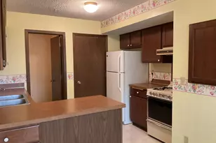 4711 Lund Point, Eagan, MN 55122 - Photo 9