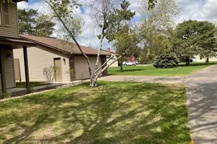 4711 Lund Point, Eagan, MN 55122 - Photo 5