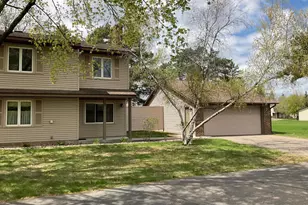 4711 Lund Point, Eagan, MN 55122 - Photo 3