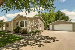 1922 9 1/2 Ave SE, Rochester, MN 55904 - Photo 1