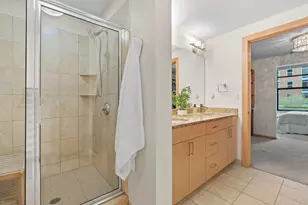 215 10th Ave S, Minneapolis, MN 55415 - Photo 21