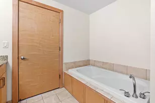 215 10th Ave S, Minneapolis, MN 55415 - Photo 23