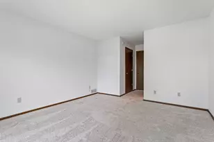 1115 Landmark Trail S, Hopkins, MN 55343 - Photo 15