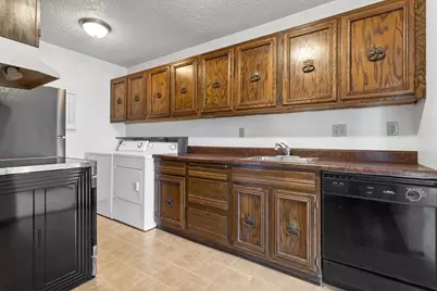 1115 Landmark Trail S, Hopkins, MN 55343 - Photo 9
