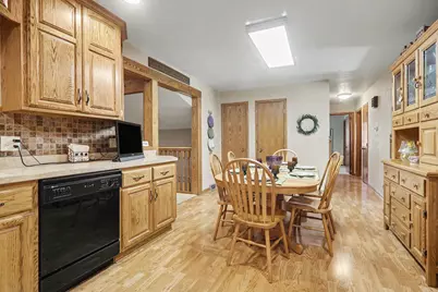 806 6th Avenue SE, Pipestone, MN 56164 - Photo 9