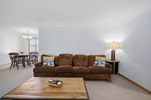 105 21st St NW, Austin, MN 55912 - Photo 7