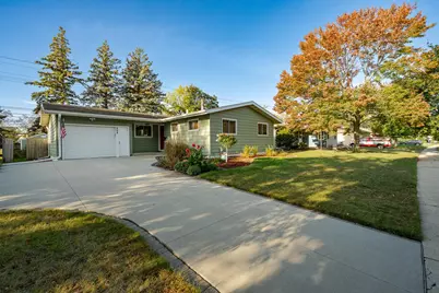 908 11 1/2 Street SW, Rochester, MN 55902 - Photo 1
