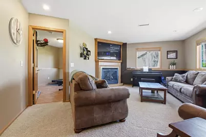 681 W River Drive, New London, MN 56273 - Photo 9