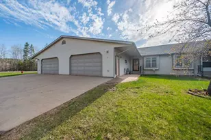 2506 21st Ave E, Hibbing, MN 55746 - Photo 1