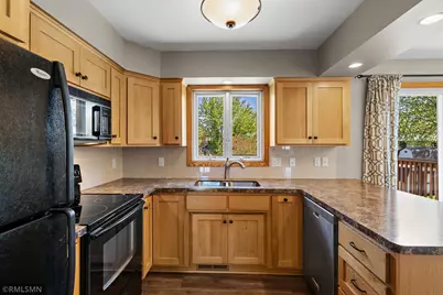 3220 Marlin Avenue, Vadnais Heights, MN 55127 - Photo 9