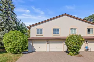 2478 Woodbridge St, Roseville, MN 55113 - Photo 1